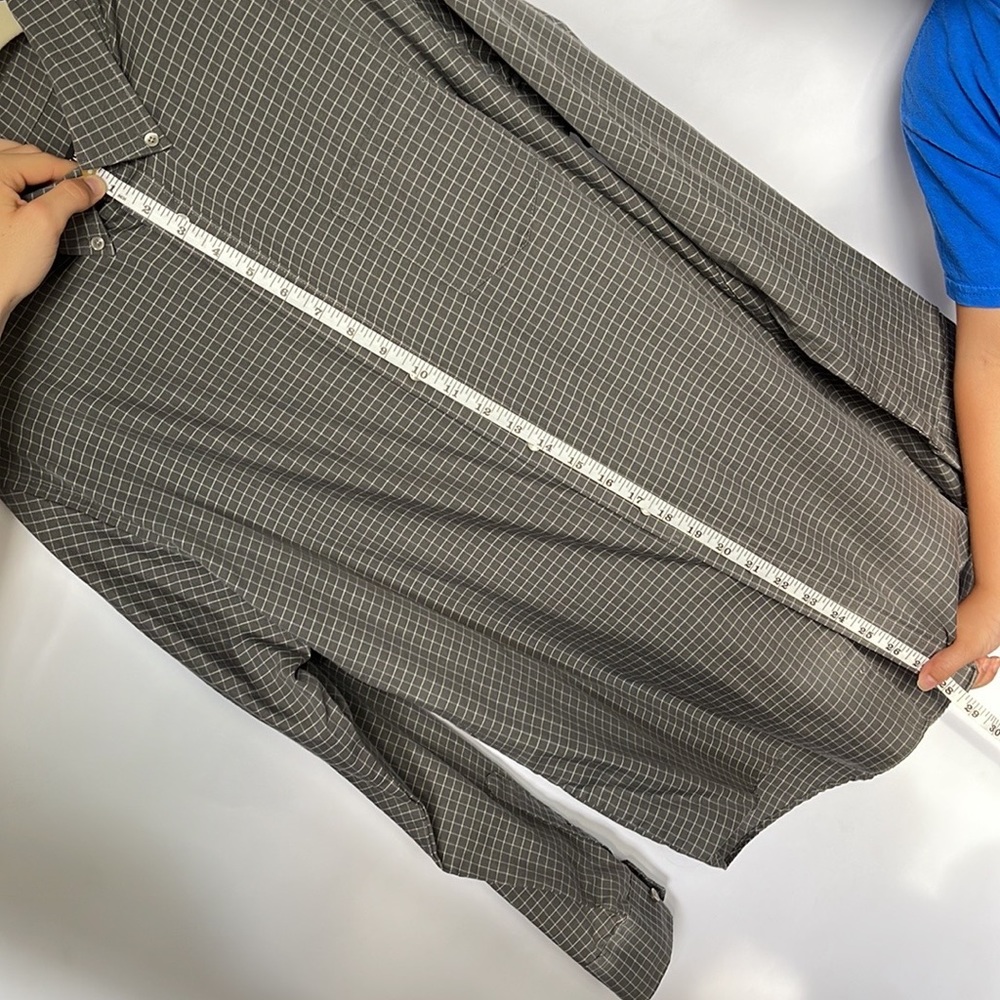 Van Huesen button down shirt * Bundle this up and send me an offer!*